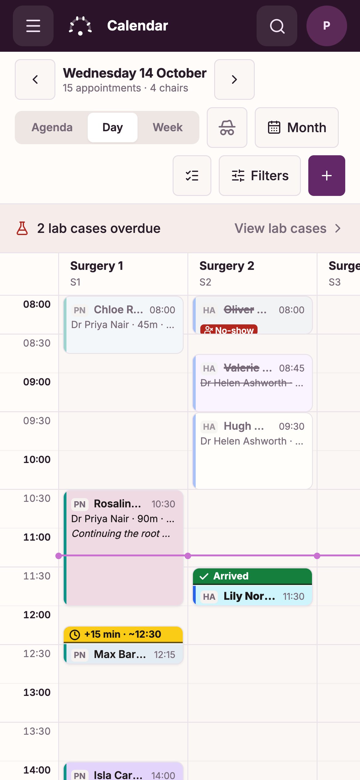 The Dora Dental calendar on a phone: the same day with a column per chair, the arrival, lateness and no-show markers all there, and the date, the view switcher and the filters stacked above.