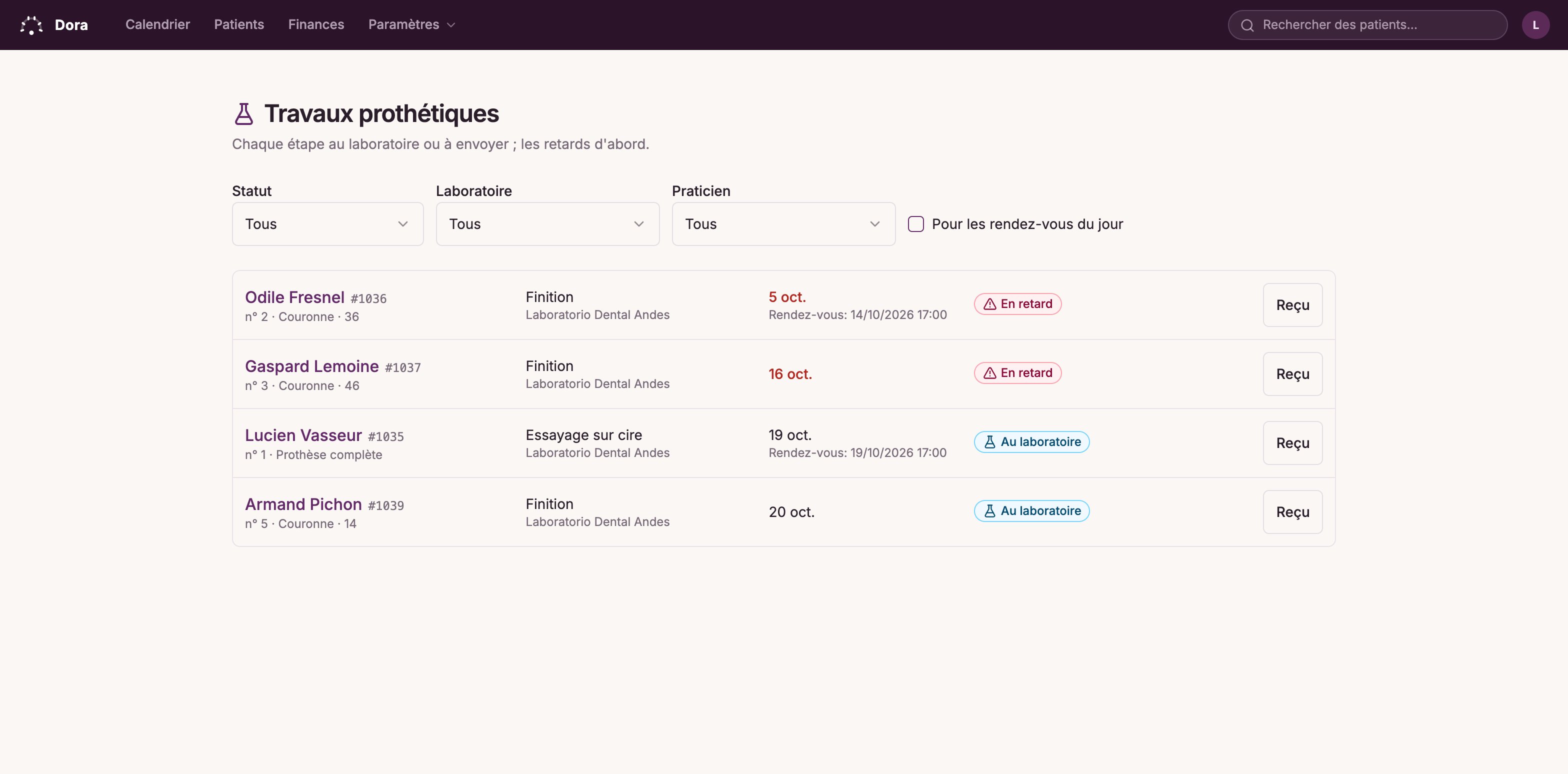 Le tableau des dossiers de laboratoire de Dora Dental pour un cabinet fictif, chaque dossier à son étape.